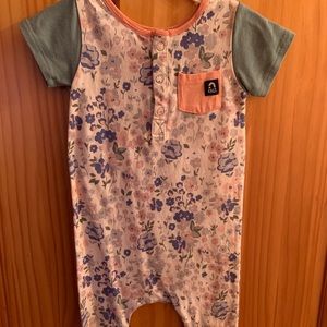 Short sleeve floral RAG